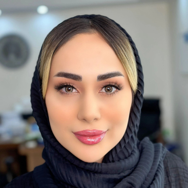 لنز رنگی سالانه آیس کالر سری لاکچری