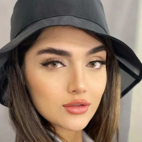 لنز رنگی سالانه آیس کالر سری لاکچری