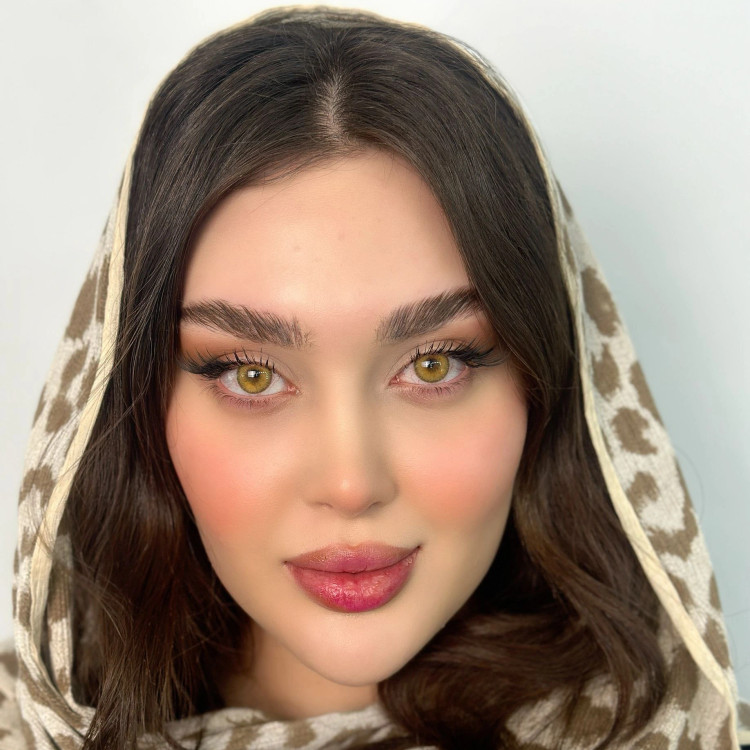 لنز رنگی سالانه آیس کالر سری لاکچری