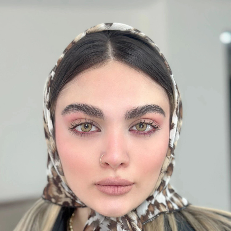 لنز رنگی سالانه آیس کالر سری لاکچری