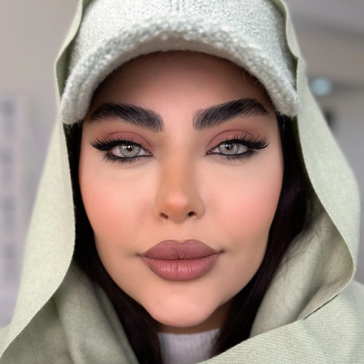 لنز طبی رنگی سالانه آیس کالر سری لاکچری