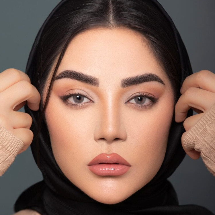 لنز رنگی سالانه اپتی کالر
